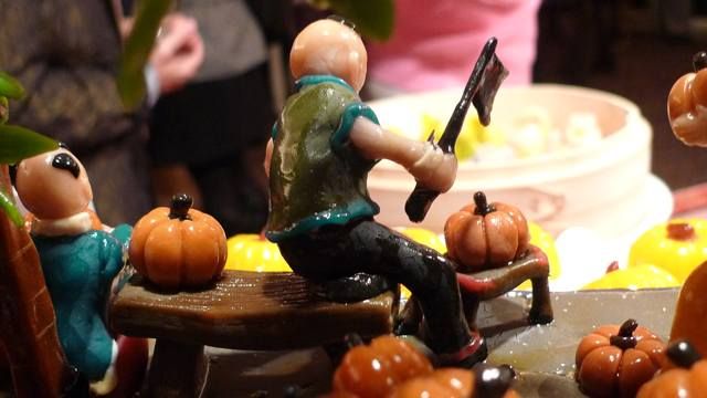 This pumpkin-chopping figure made out of sugar kept busy throughout the afternoon.
